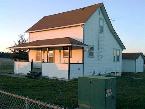 A farm house built in 1915 by the Kingma family near Oak Harbor