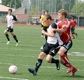 Even a hold by Port Townsend defender Sam Selisch on Coupeville’s Andre Martin couldn’t slow down the momentum as the Wolf Pack reached the Class 1A Sweet 16 with a 1-0 victory over the Redskins Saturday afternoon in Mount Vernon.