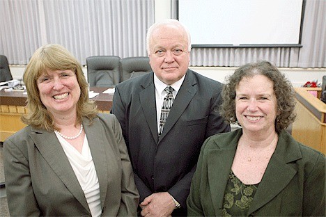 Oak Harbor hired a Bellingham law firm