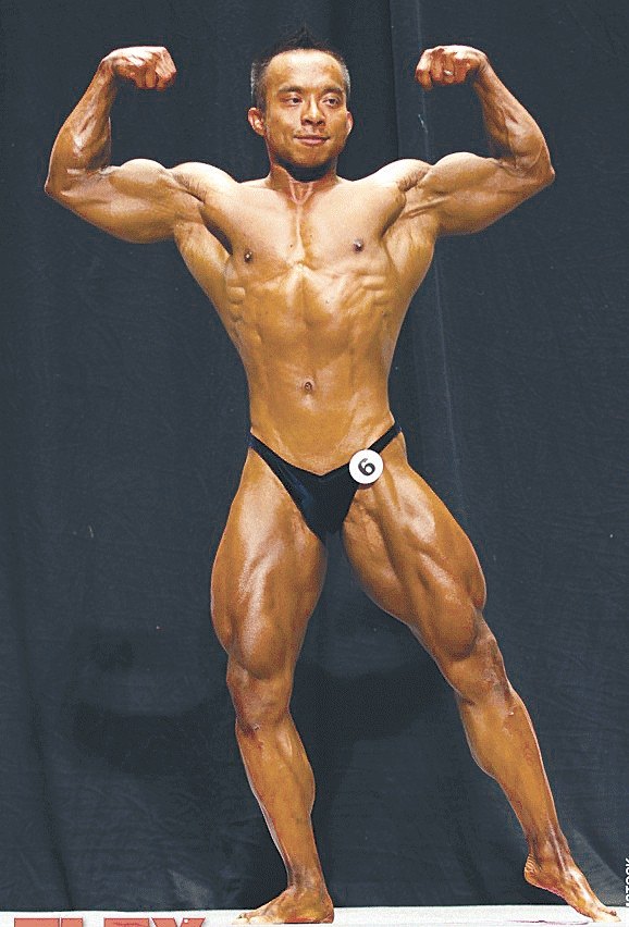 Heath Warren poses while winning in Las Vegas earlier this summer.