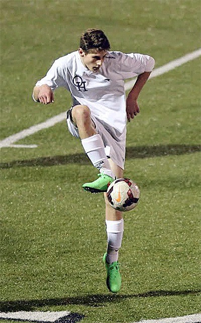 Seth Gluth controls the ball in Wednesday's match.