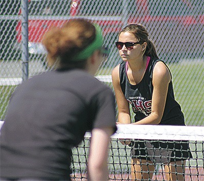 Sydney Aparicio (right)