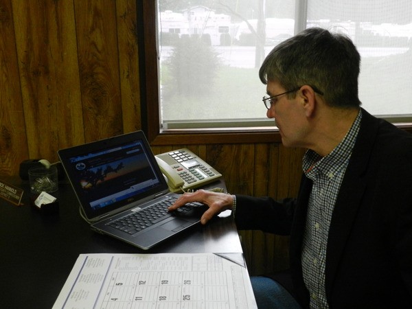 Island County Commissioner Rick Hannold explores the county’s new and improved website.
