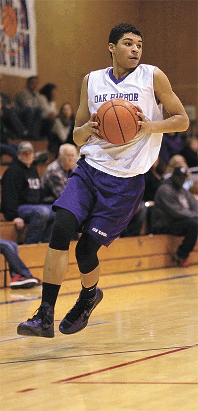 Dyllan Harris led Oak Harbor Gold in scoring on the way to the title.