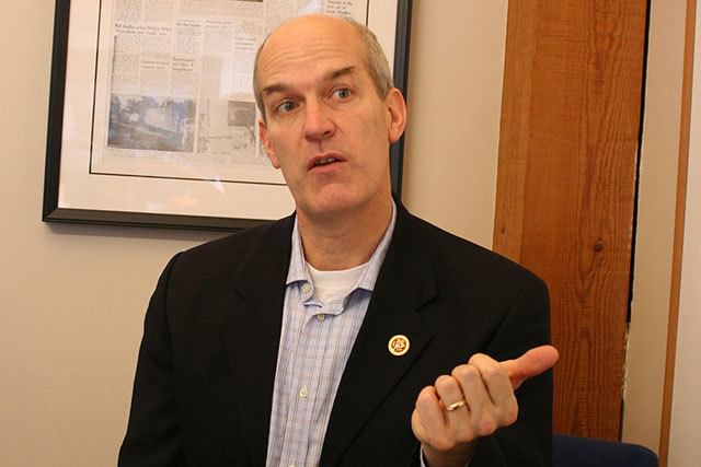 U.S. Rep. Rick Larsen earns an award for his advocacy on behalf of those in the Navy.