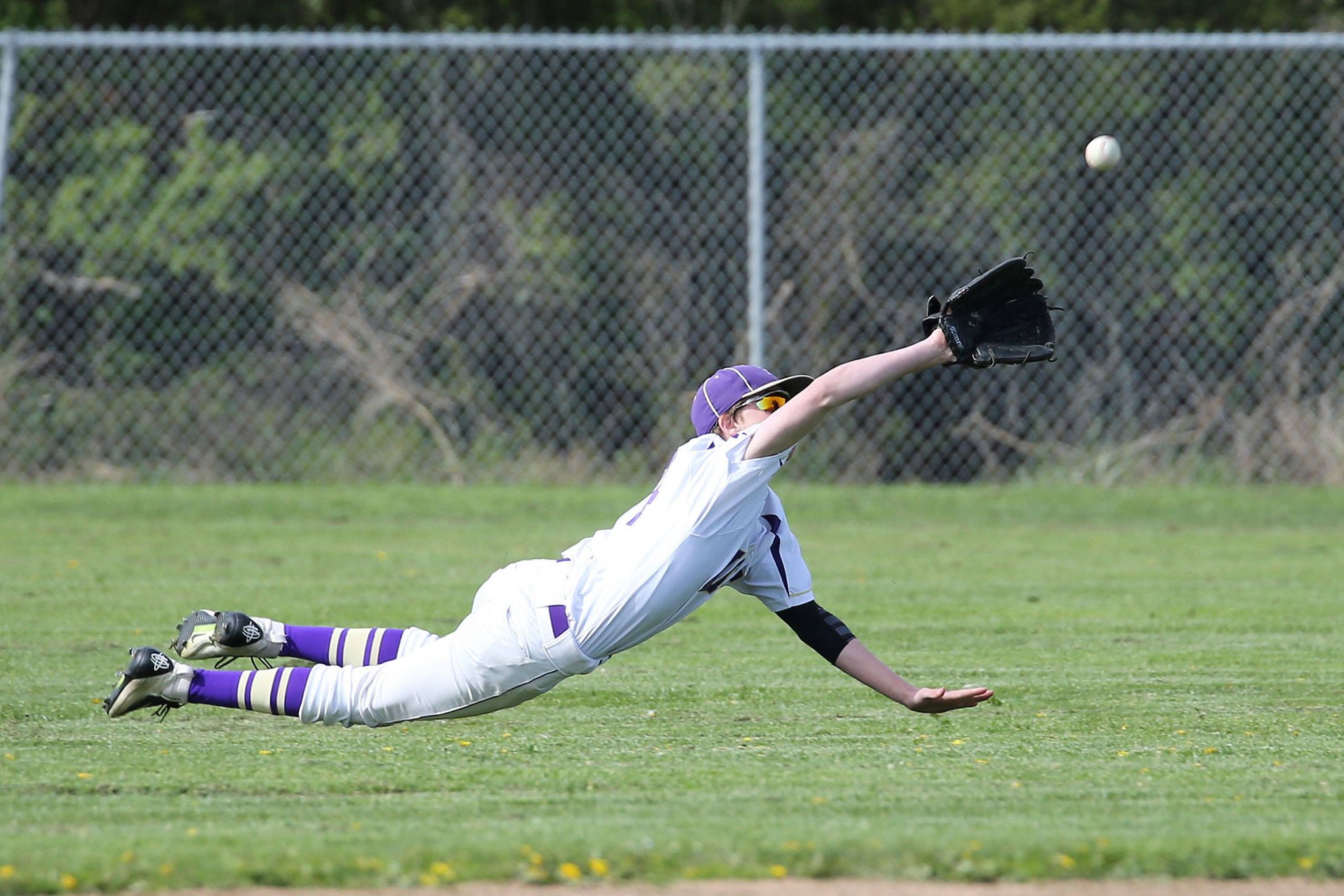 Centerfielder Dylan Bailey returns to anchor Oak Harbor’s a strong defensive outfield. (Photo by John Fisken)