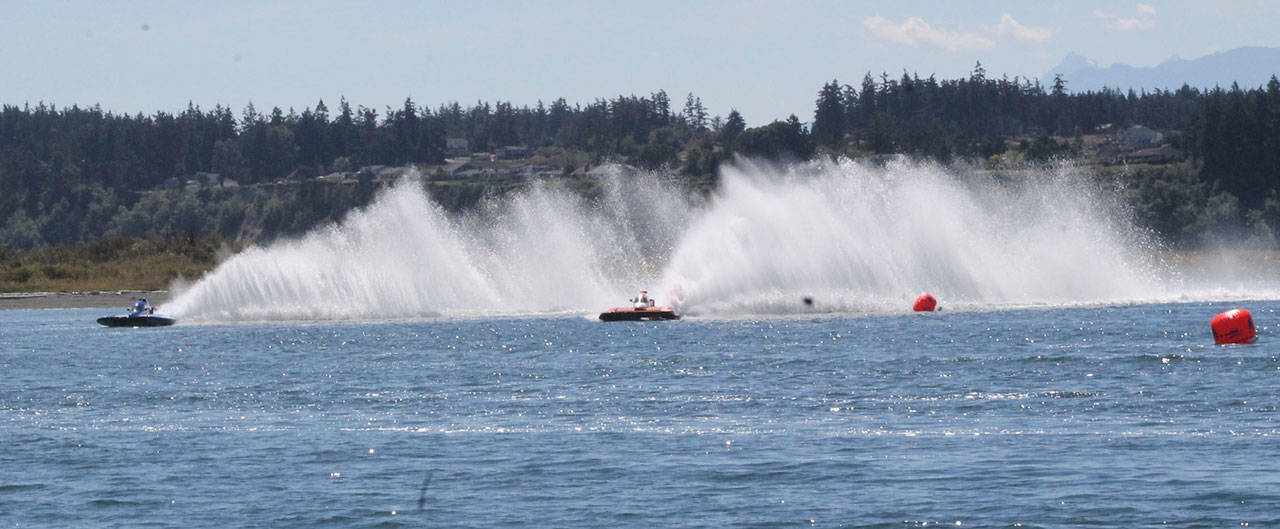 Hydros churn up huge roostertails in 2016. (Photo by Jim Waller/Whidbey News-Times)
