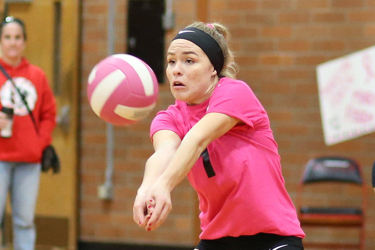 Coupeville stays unbeaten on Dig Pink Night / Volleyball