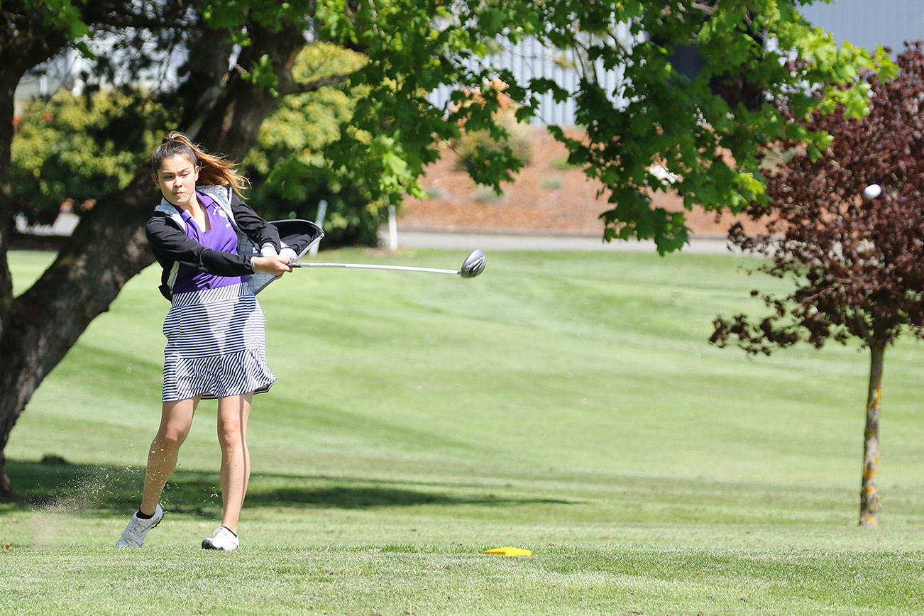 Oak Harbor finishes regular season with win / Girls golf