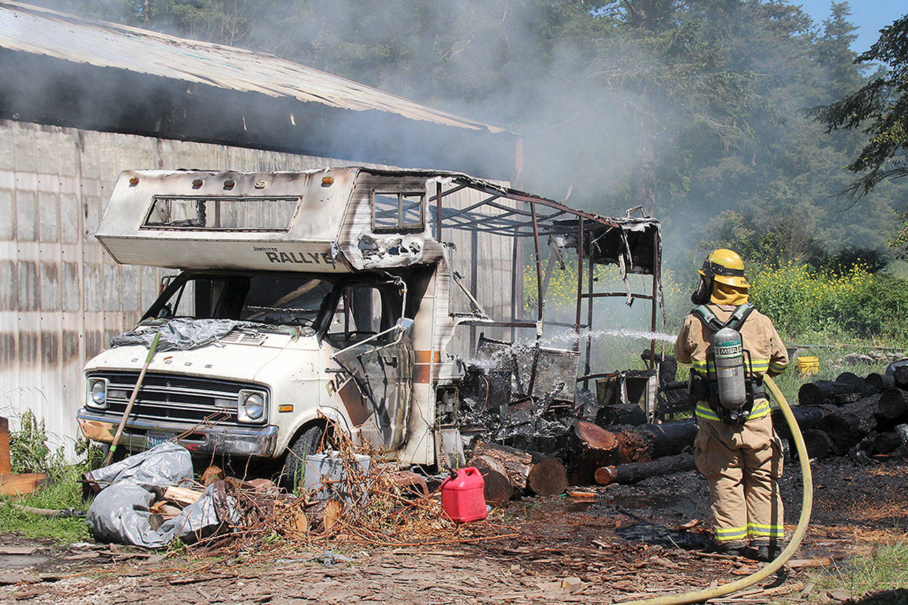 Fire destroys recreational vehicle, Rolling Hills shop