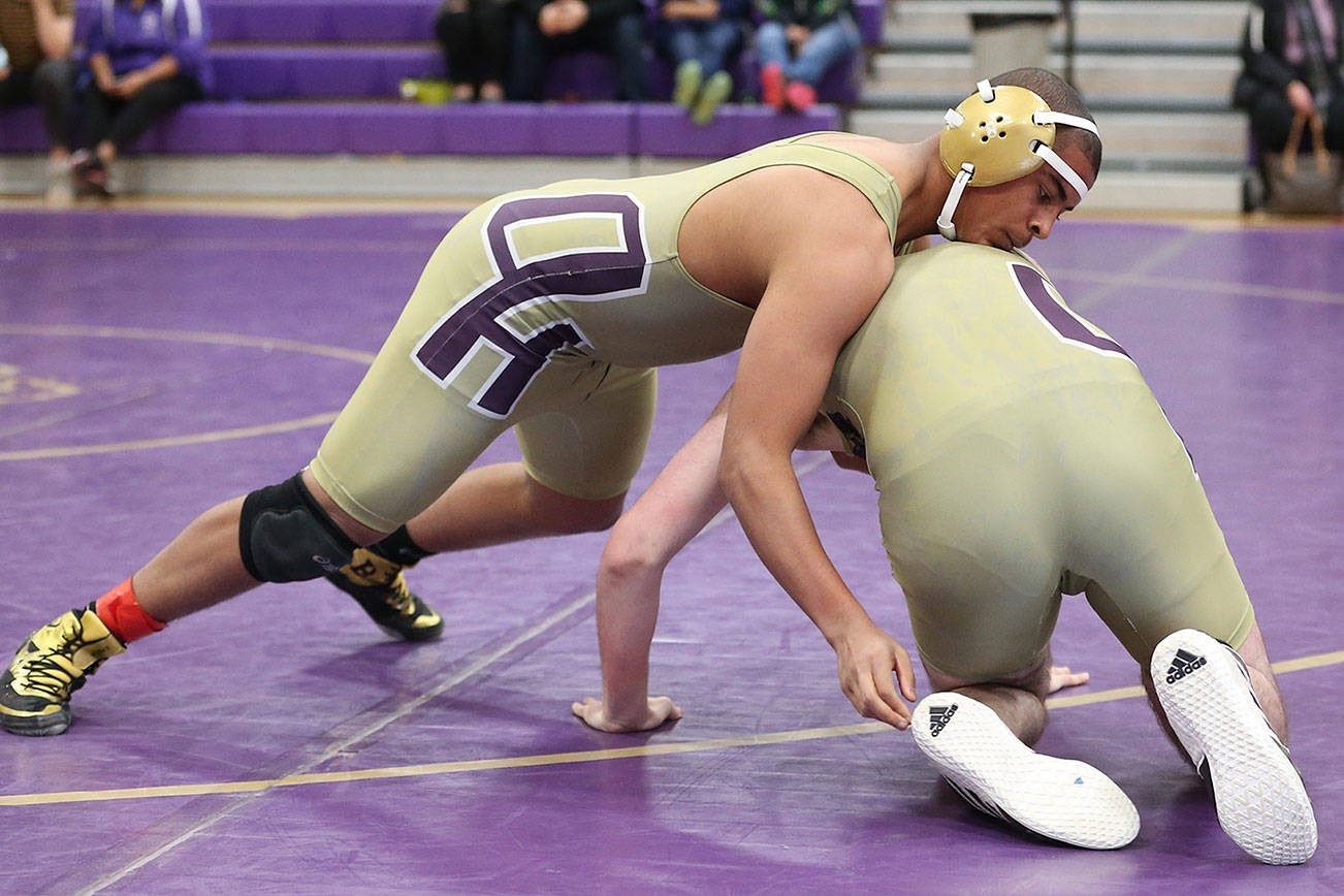 Photos: Wildcats square off in purple-gold scrimmage / Boys, girls wrestling