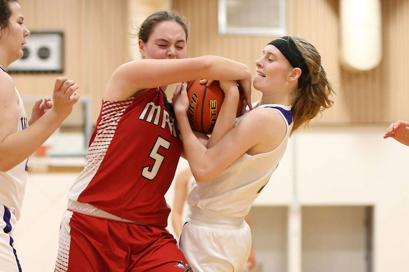 Fast start helps Oak Harbor trample Tomahawks / Girls basketball