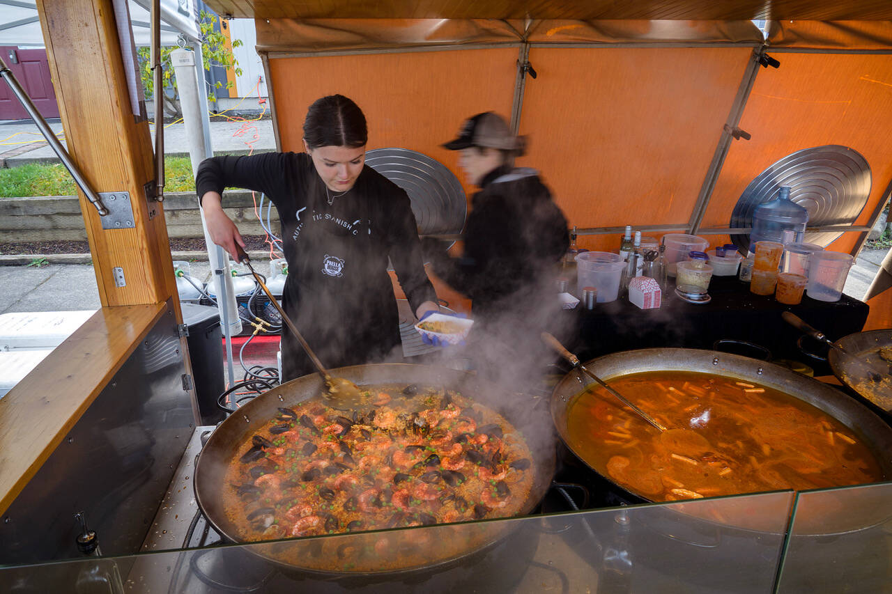 Photos by David Welton
Paella House cooks up a mussel dish.