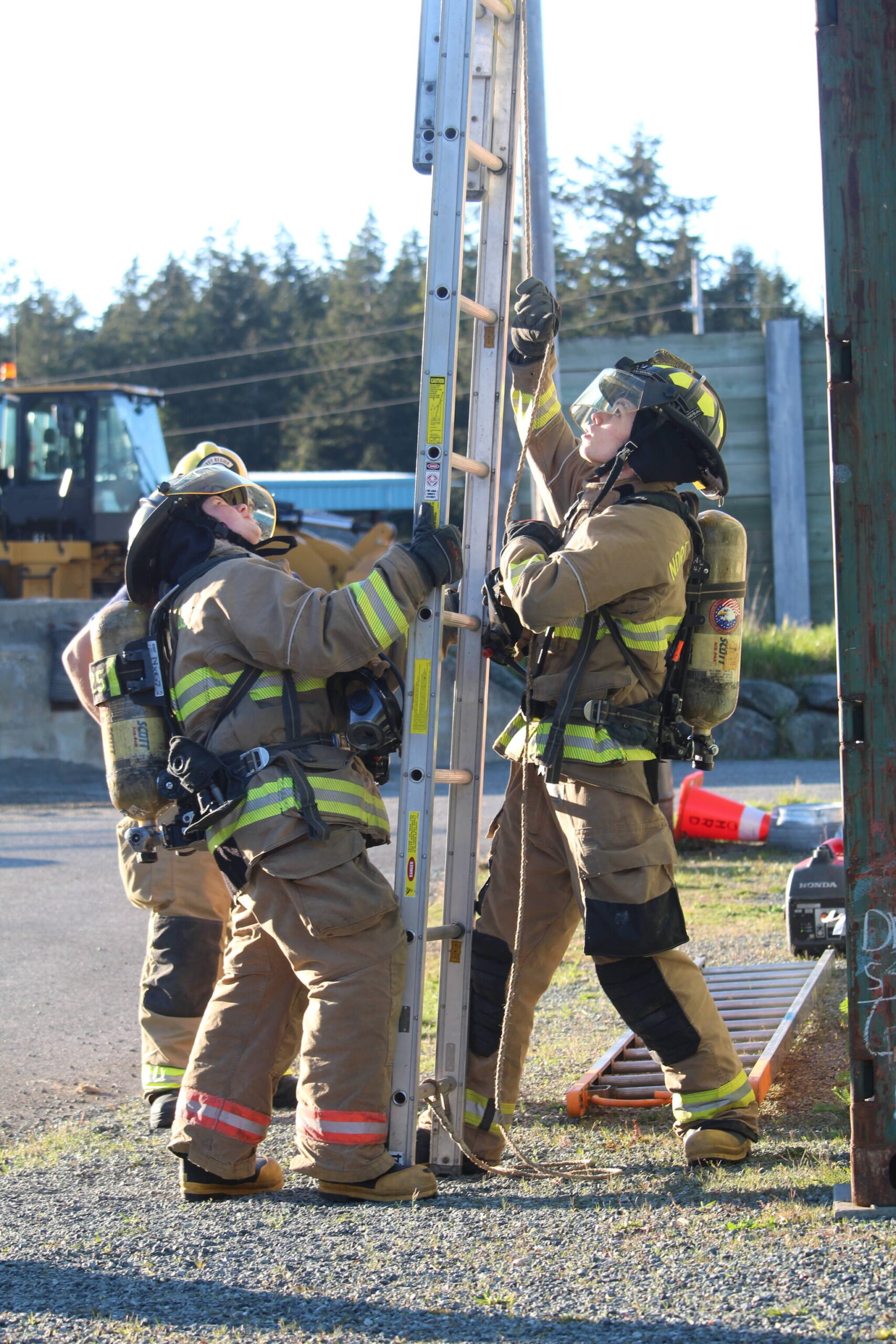 Kadin Gazy-Delap and Aysa Pressley train in Oak Harbor April 12. (Photo by Karina Andrew/Whidbey News-Times)