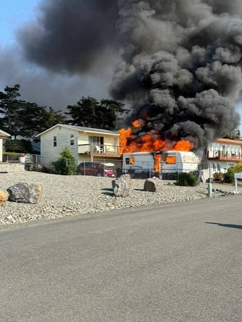 Fire at 720 La Palabra St. Photo by Laura Hammond.