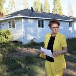 Photo by Jessie Stensland / Whidbey News-Times                                Oak Harbor resident Dee Holwitz stands in her front yard, which is next to a former nuisance house that&rsquo;s been cleaned up thanks to her persistence.                                Oak Harbor resident Dee Holwitz stands in her front yard, which is next to a former nuisance house that&rsquo;s been cleaned up thanks to her persistence. Photo by Jessie Stensland / Whidbey News-Times
