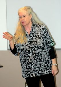 JoAnn Hellmann is leaving as leader of IDIPIC.