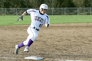 Rob Herring motors around third in Friday's win over Monroe.