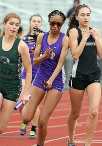 Alana Austin (center)