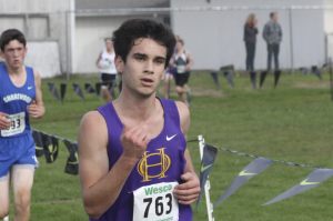 Four Wildcats qualify for state meet / Cross country