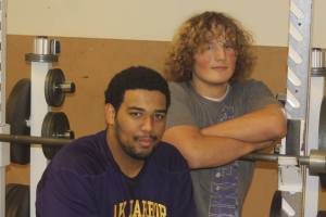 Heavy lifting: Offensive line key to postseason success / Football