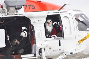Santa drops in at NAS Whidbey