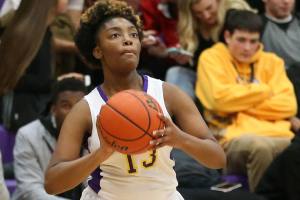 Snohomish’s defense slows Oak Harbor / Girls basketball