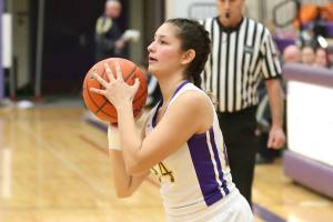 Eagles use three-pointers to stop Oak Harbor / Girls basketball