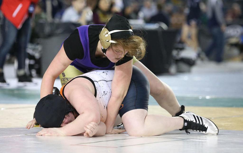 Meredith Bain attemps to turn her opponent. (Photo by John Fisken)