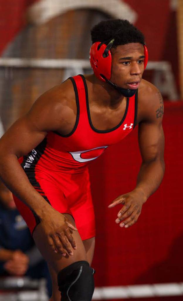 Jahleel Vester wrestled for Central College this season. (Photo by Dan L. Vander Beek)                                Jeremy Vester placed fifth in the NCAA regional tournament for Central College. (Photo by Dan L. Vander Beek)