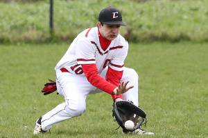 Wolves lose coach’s final game / Baseball