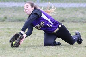 Last-inning rush not enough as ‘Cats fall to Scots / Softball