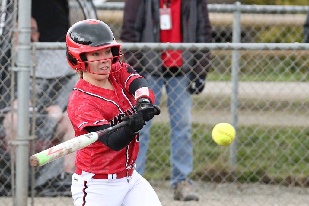 Lauren Rose attacks a pitch. (Photo by John Fisken)