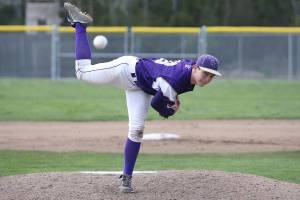 Wildcats upset E-W for first win / Baseball