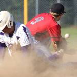 Hawks hold off Oak Harbor / Baseball