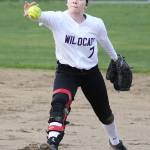 Brooke Wilson uses a backhand toss to force a Lynnwood runner. (Photo by John Fisken)