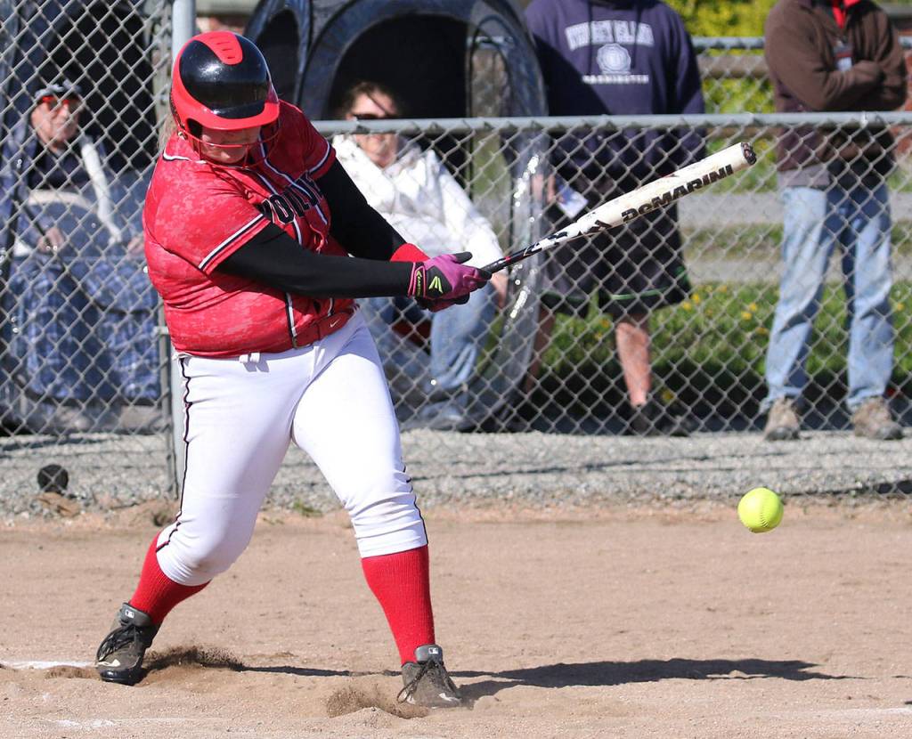 Nicole Laxton puts the ball in play. (Photo by John Fisken)