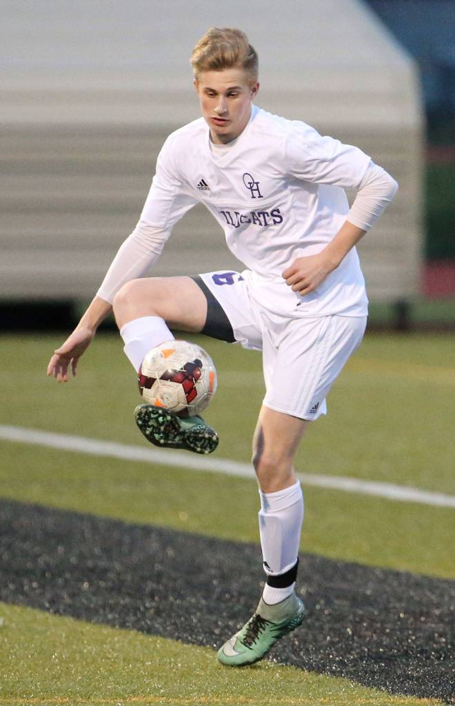 Kurtis Zylstra controls a pass. (Photo by John Fisken)