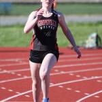 Ashlie Shank heads down the track in a winning effort in the 400. (Photo by John Fisken)