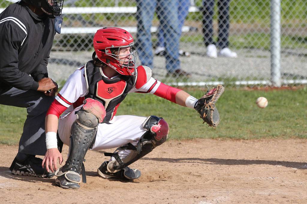 Clay Reilly looks in a pitch. (Photo by John Fisken)