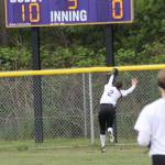 Lyndsay Duchnowski makes a running catch for the Wildcats. (Photo by Jim Waller/Whidbey News-Times)