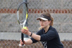Three Wolves repeat as conference champions / Tennis