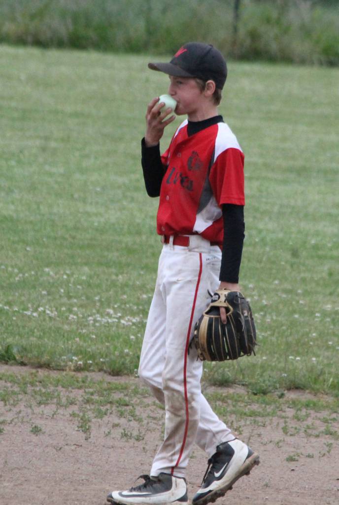 Scott Hilborn works on the perfect bubble between pitches.(Photo by Jim Waller/Whidbey News-Times)