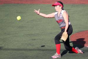 One bad inning hurts Central Whidbey in district opener / 8-10 softball