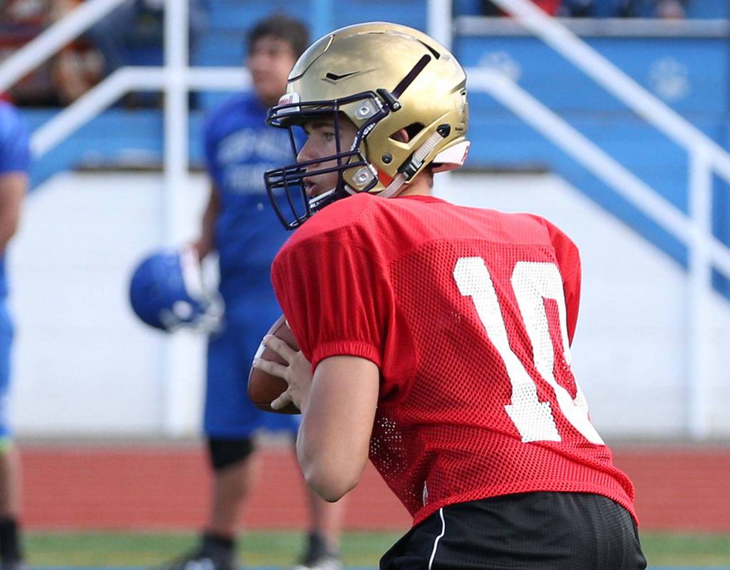 Oak Harbor finishes spring camp with scrimmage / Football