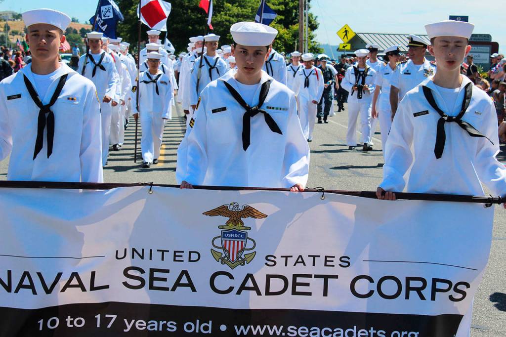 Kids, flags and families salute America’s birthday at Oak Harbor parade