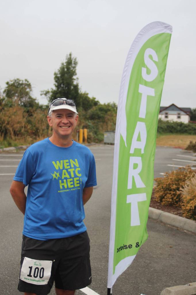 Dan Whitaker, sporting bib number 100, is set to run his 100th marathon. (Photo by Jim Waller/Whidbey News-Times)