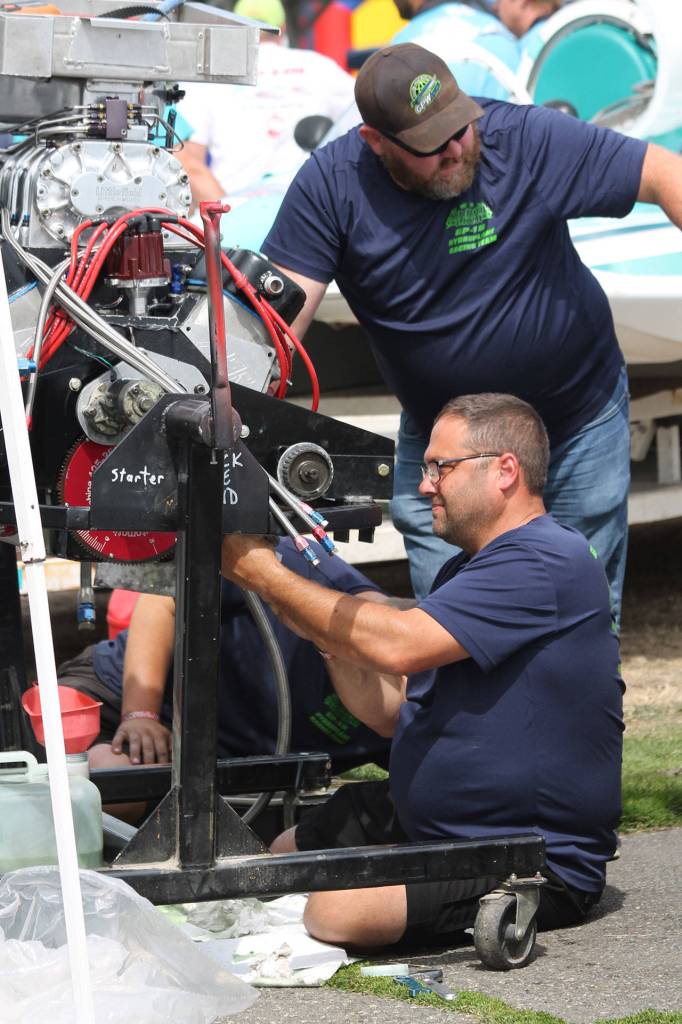 Hydros roar across bay / Photos