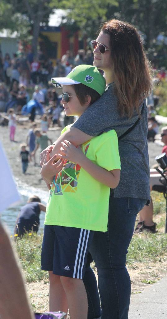 Hydros roar across bay / Photos