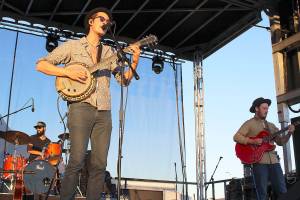 ‘Dancing in the streets’ highlights annual Oak Harbor Music Festival